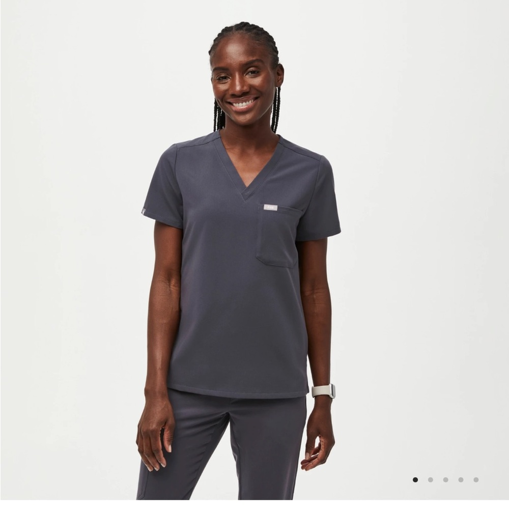 FIGS Charcoal Catarina™ - One-Pocket Scrub Top - M